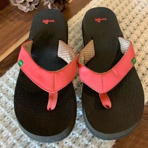 Sanuk comfort flip flops